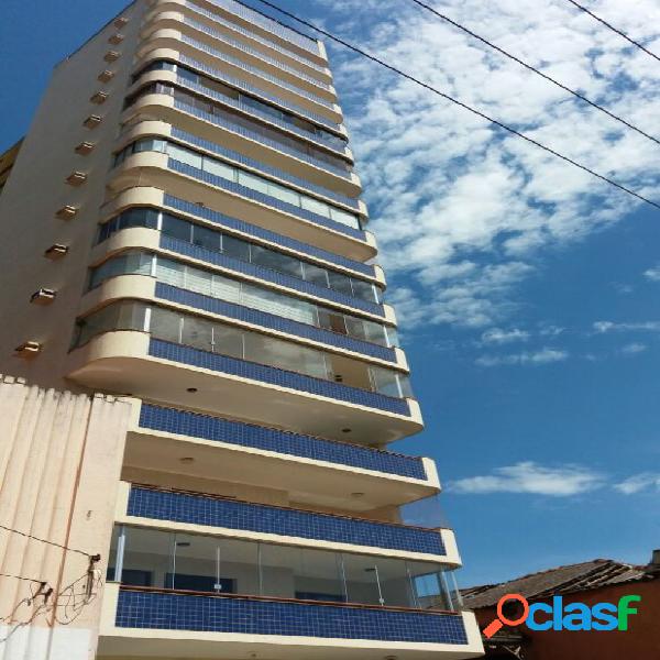 Apartamento 2 dormitórios, com sacada na região Central -