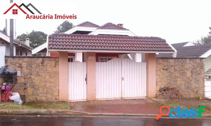 Casa para Venda com 03 quartos na Região de Vila Marinella.