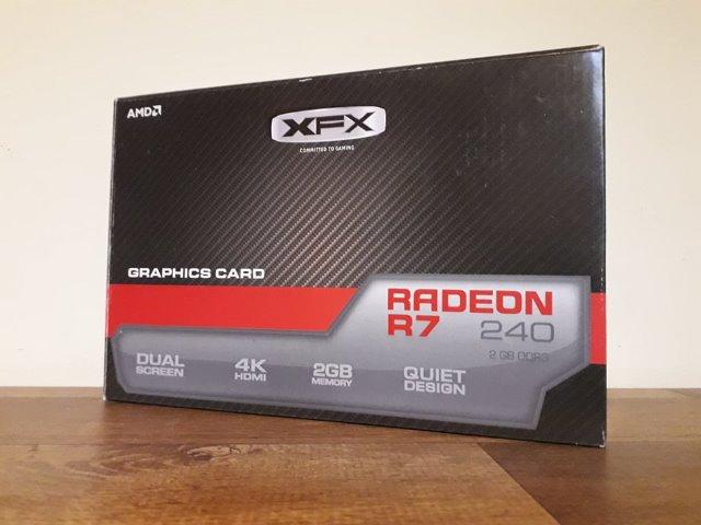 Placa de vídeo XFX Radeon RGB