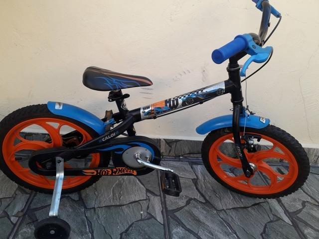 Bicicleta hot whells aro 16