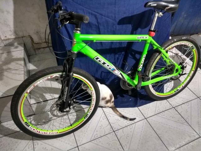 Bike de alumínio e freios a disco