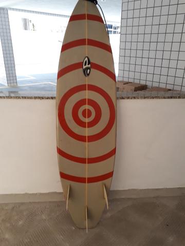 Prancha de surf 6.2 com pequeno defeito
