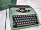 Modelo Olivetti Lettera 82 verde Máquina de escrever antiga