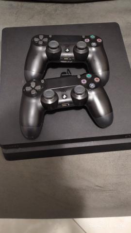 PS4 slimem ótimo estado