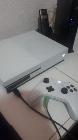Xbox one S ()