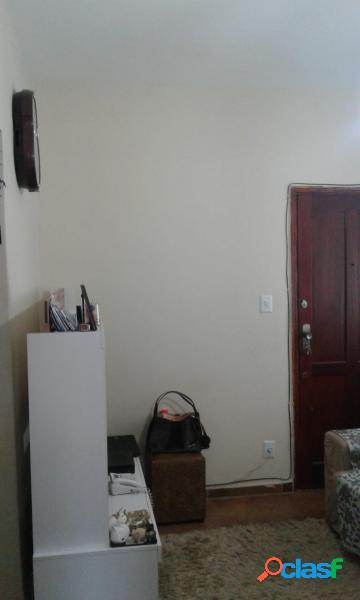 Apartamento com 2 dorms em Santos - Macuco por 215 mil à
