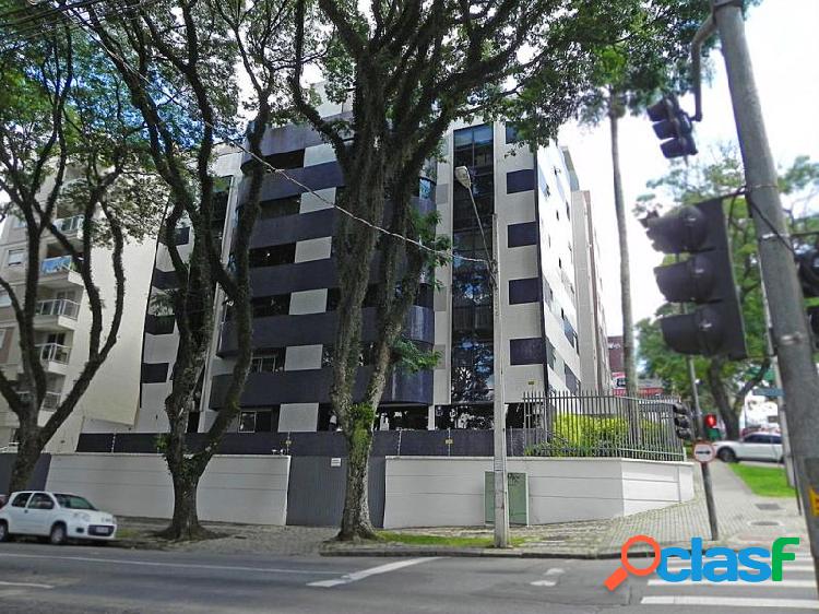 Apartamento com 3 dorms em Curitiba - Centro por 620 mil