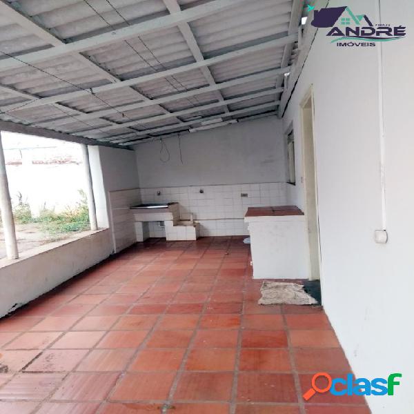 Casa, 3 dormitórios, 222m², no Centro, Piraju/SP.