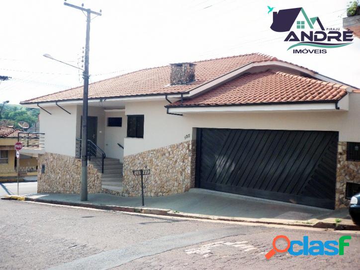 Casa, 3 dormitórios, 304m², no Centro, Piraju/SP.