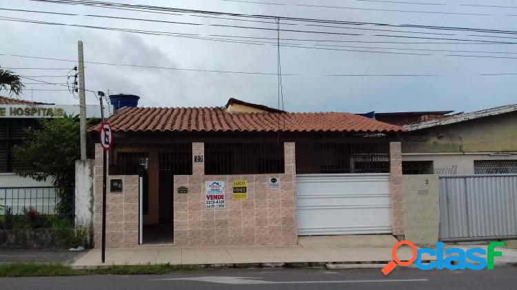 Casa com 3 dorms em João Pessoa - Torre por 550 mil para