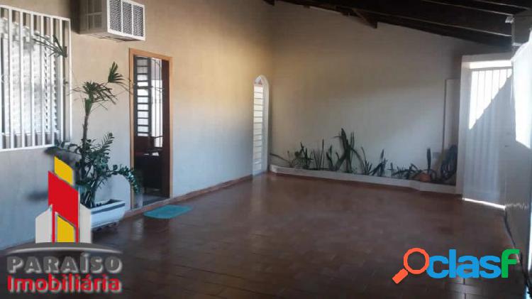 Casa com 3 dorms em Uberlândia - Santa Rosa por 400 mil à