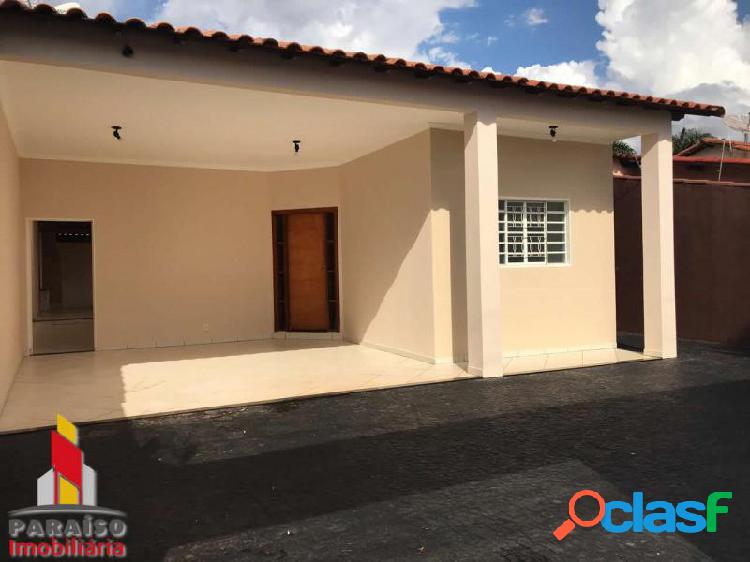 Casa com 3 dorms em Uberlândia - Segismundo Pereira por 530