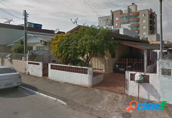 Casa com 6 dorms em Balneário Camboriú - Centro por 600