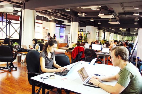 ESCRITÓRIO COWORKING MOBILIADO – ALUGUEL SEM FIADOR