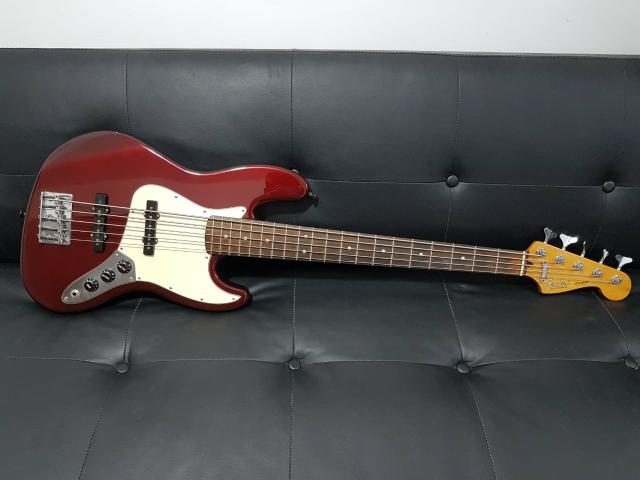 Fender jazz bass MIM Standard 5 cordas