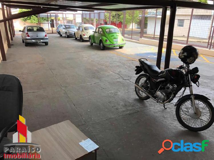 Galpão com 300 m2 em Uberlândia - Centro por 550 mil à