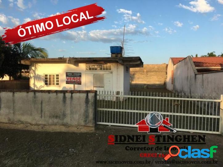 Imóvel com ótima localização, na praia de Bal. Barra do