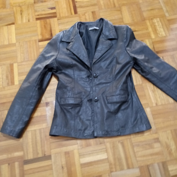 Jaqueta de couro usada