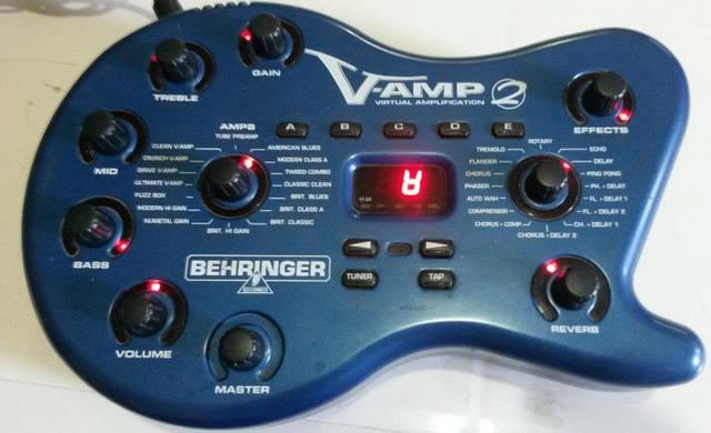 Pedaleira Digital V-amp 2 Behringer