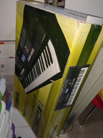 Teclado Yamaha 423