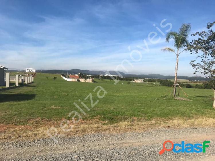 Terreno com 2700 m2 em POÇOS DE CALDAS - CONDOMÍNIO CAMPO