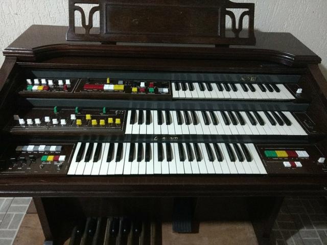 Órgão 3 teclados lindo!