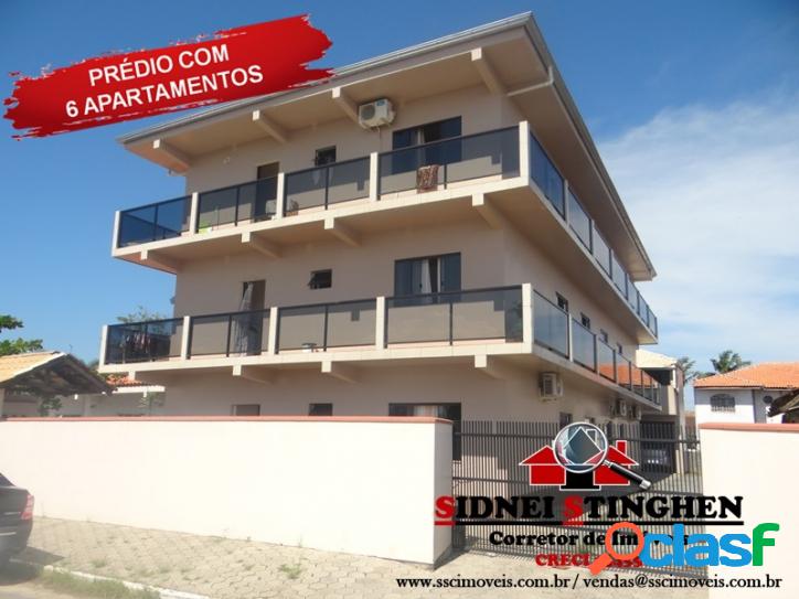 Ótimo investimento! Prédio com 06 apartamentos, em Bal.