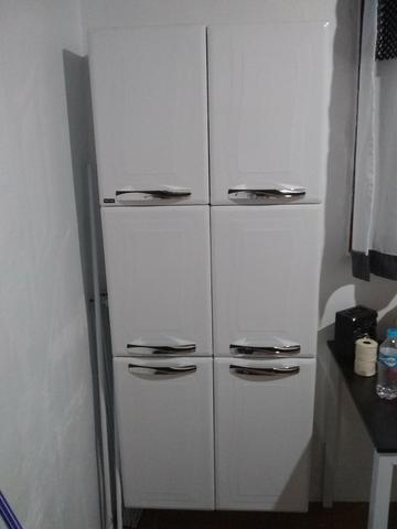Armário de cozinha / paneleiro