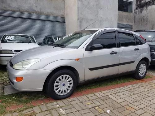 Ford Focus 1.8 5p