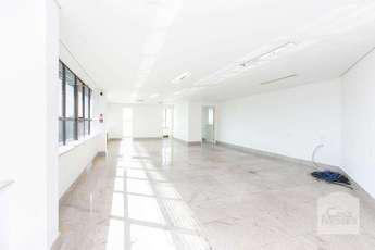 Sala para alugar no bairro Santa Efigênia, 155m²