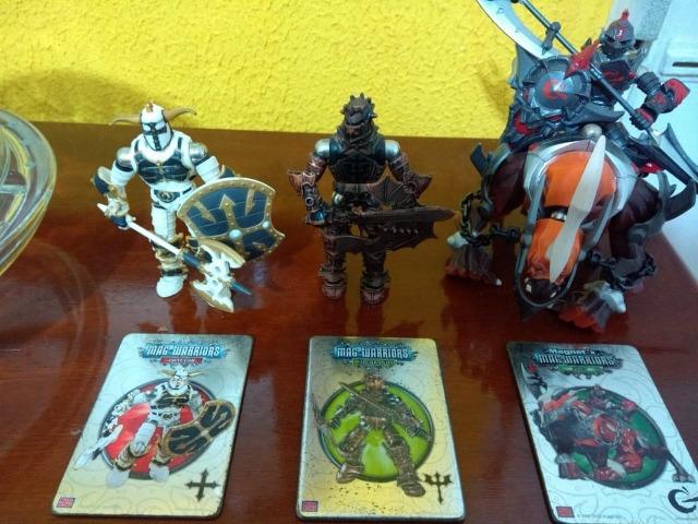 Lote com 3 bonecos antigos Mag Warriors Mega Bloks raridade