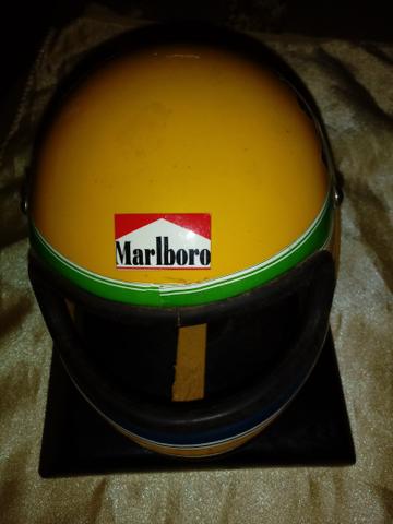 Mini capacete Ayrton Senna de cada de 