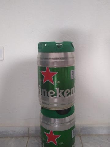 Vendo balde de bebida da Heineken