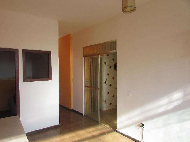 Apartamento, Centro, 2 Quartos, 0 Vaga