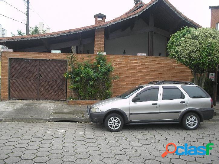 CASA DE 03 DORMITÓRIOS - LADO PRAIA - AVIAÇÃO