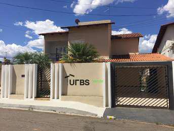 Casa com 3 quartos à venda no bairro Setor Sul, 180m²