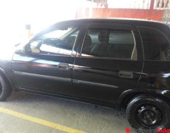 Corsa Lindo/2001/preto/4 portas