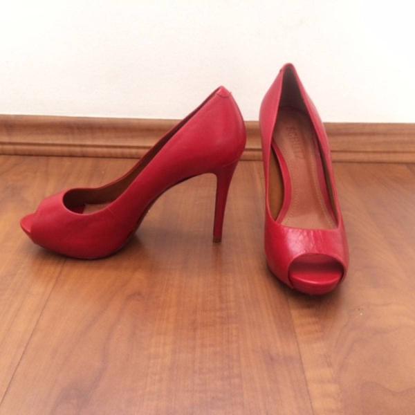 PEEP TOE CLASSIC RED - SCHUTZ