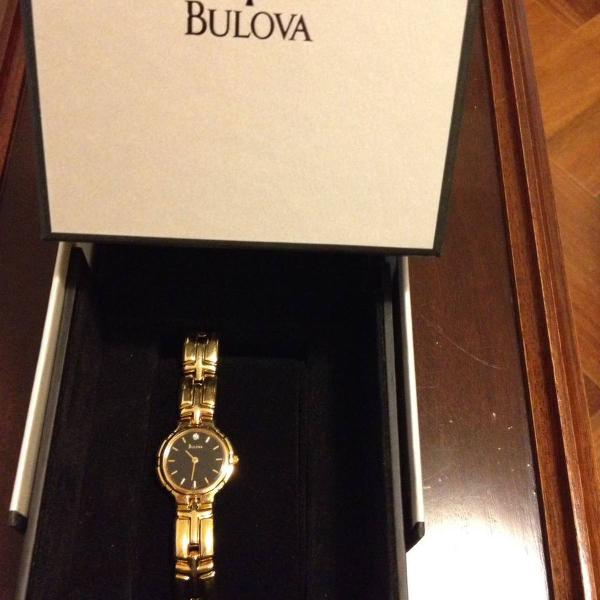 Relógio BULOVA dourado