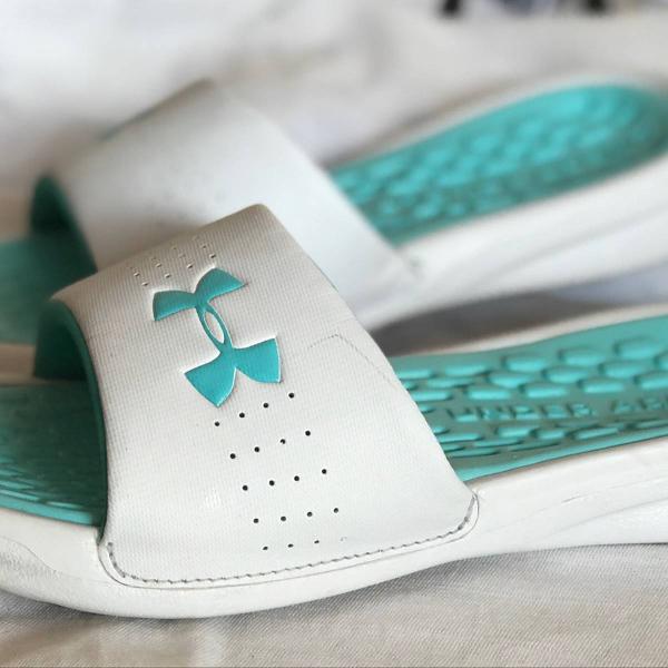 chinelo slide under armour