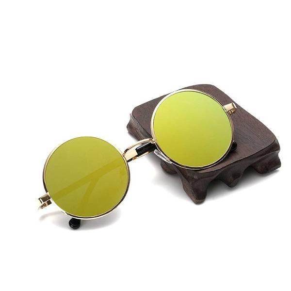 culos redondo com lentes flat verde