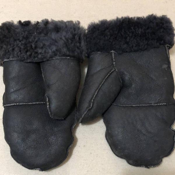 luvas de neve forradas em pele de cordeiro