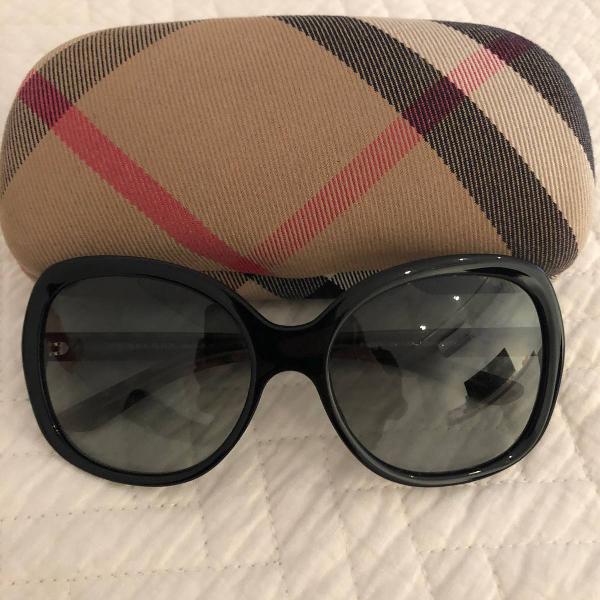 oculos de sol burberry quadrado super clássico