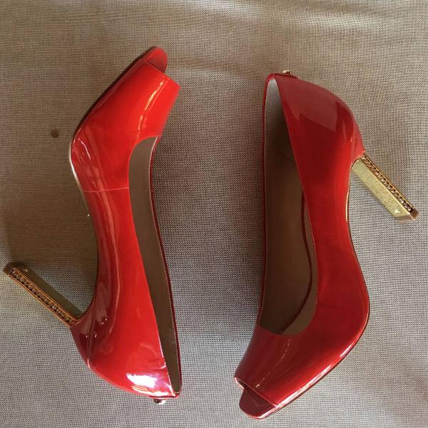 peep toe vermelho