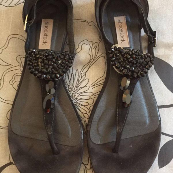 rasteirinha pedraria shoestock