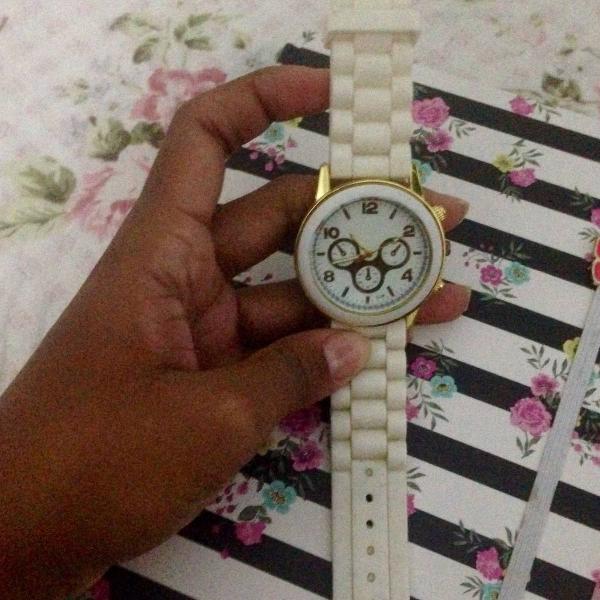 relógio branco
