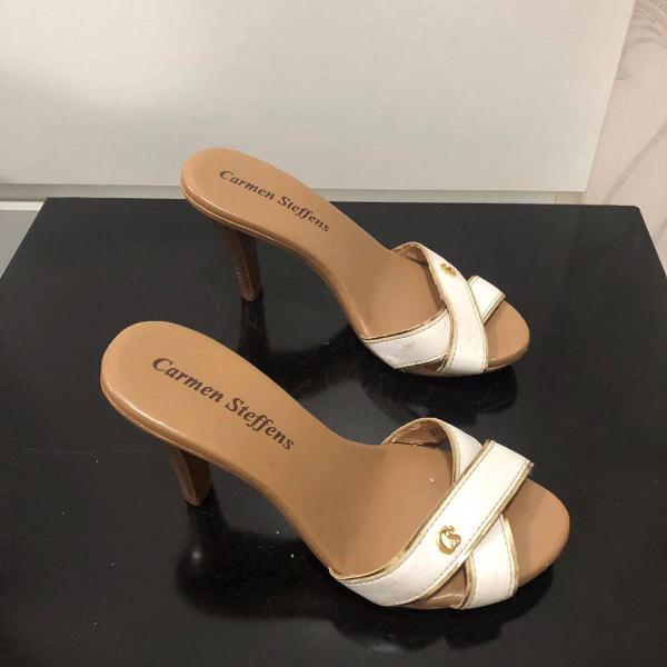 sapato salto baixo carmen steffens