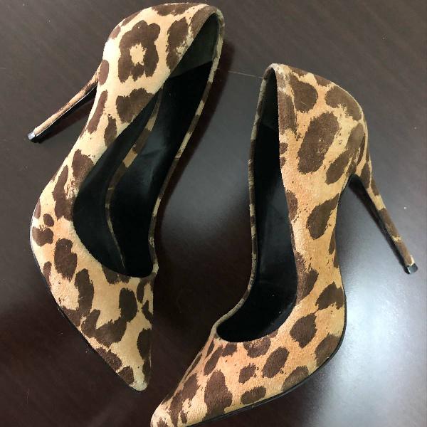 scarpin animal print oncinha