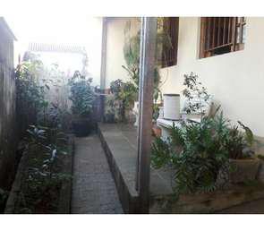 Casa com 3 quartos à venda no bairro Caiçaras, 200m²