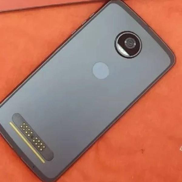 Celular Motorola MotoZ2play